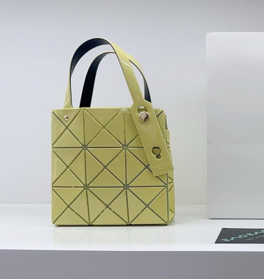 바오바오 루센트 박시 토트백 17cm 23cm