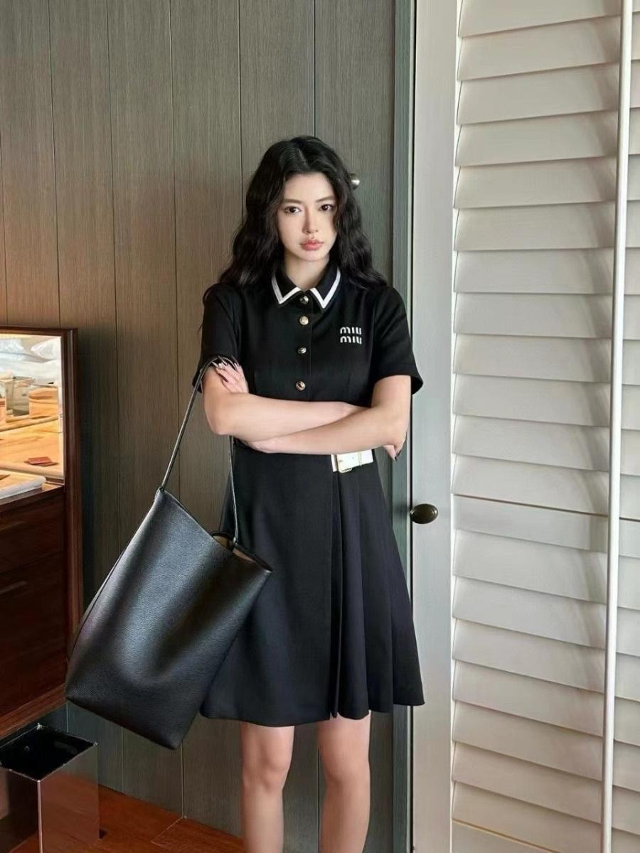 미우미우 카라 기본 원피스 (국내배송)