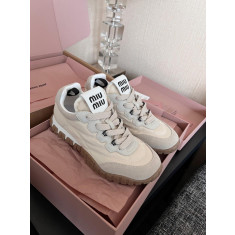 미우미우 스니커즈