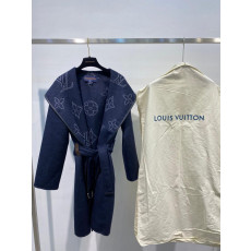 루이비통 시그니쳐 숏 후드 랩 코트