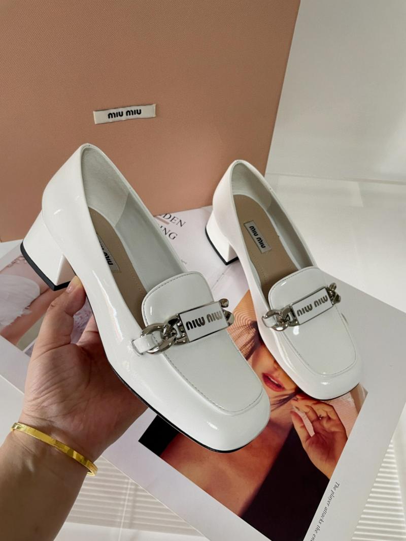 미우미우 펌프스