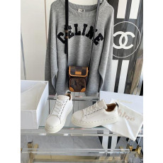 끌로에 스니커즈