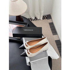 샤넬 25 진주 장식 플랫