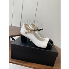 샤넬 25S 체인 참 펌프스