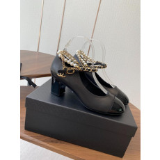 샤넬 25S 체인 참 펌프스