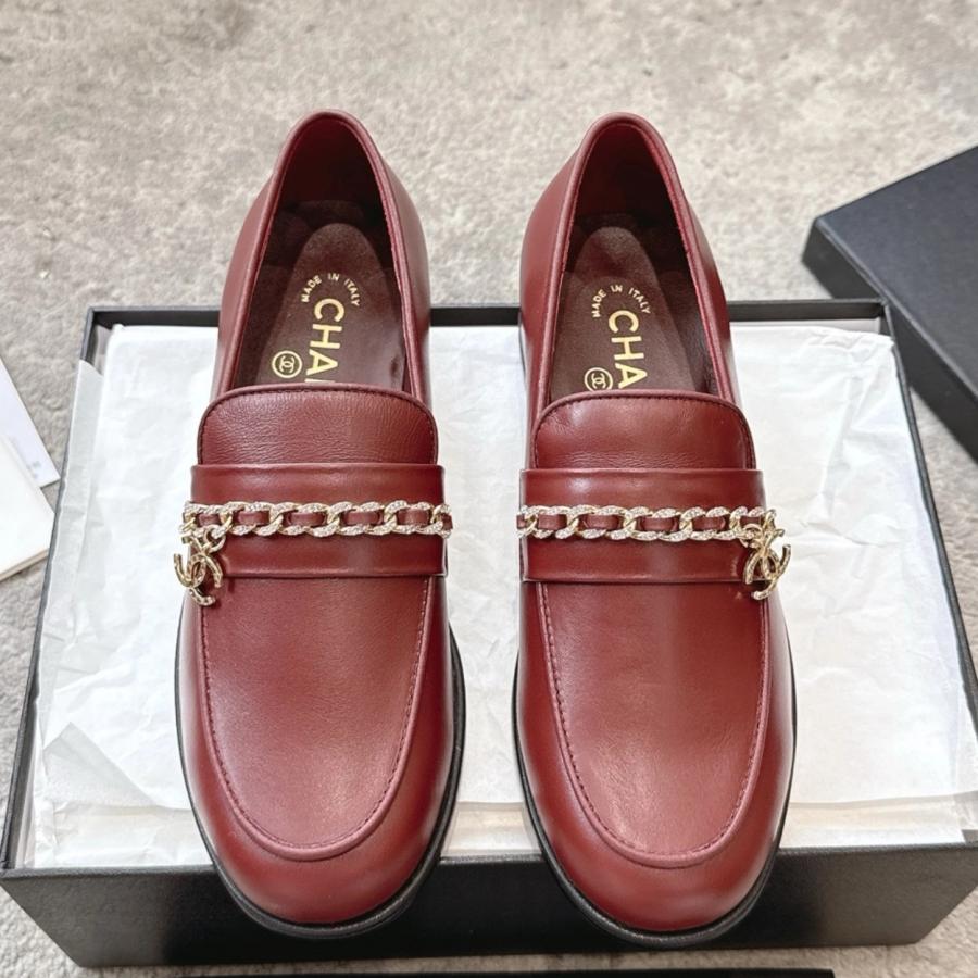 샤넬 25A 참 장식 로퍼