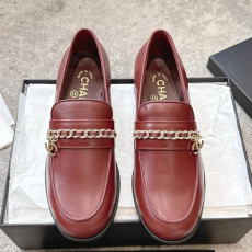 샤넬 25A 참 장식 로퍼